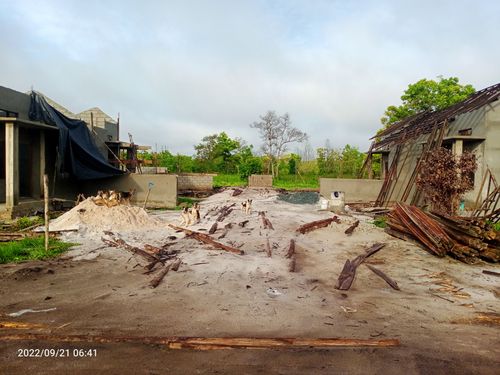 foto posisi tengah perumahan KAMPOENG RAHAYU WORO 2