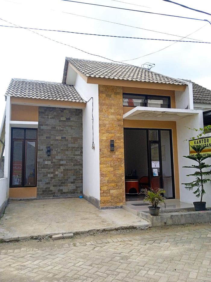 foto tampak rumah tipe 45 perumahan GRIYA BUMI SEDAYU GURAH