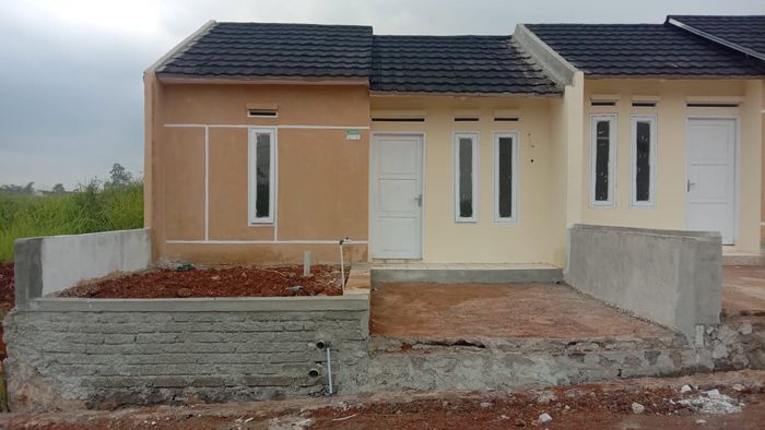 foto tampak rumah tipe 30/60 perumahan Pesona galih pakuwon