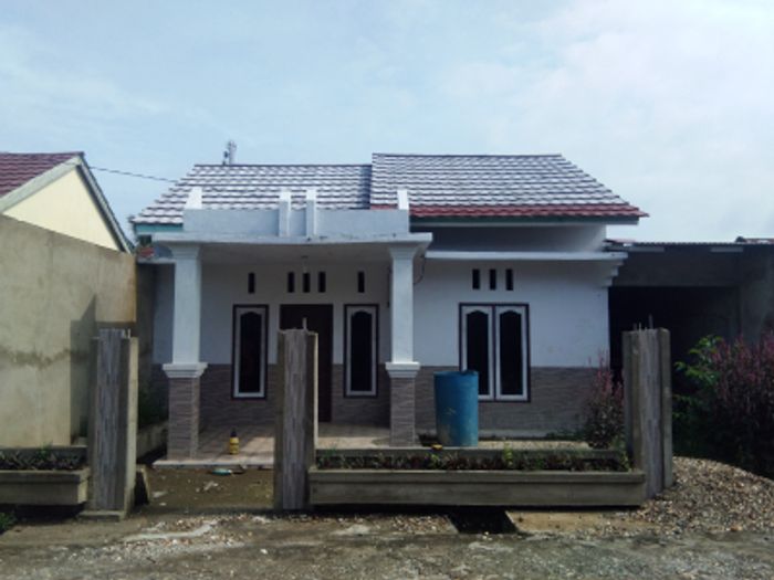 foto tampak rumah tipe RHS 36 perumahan ALAM BARAJO 1