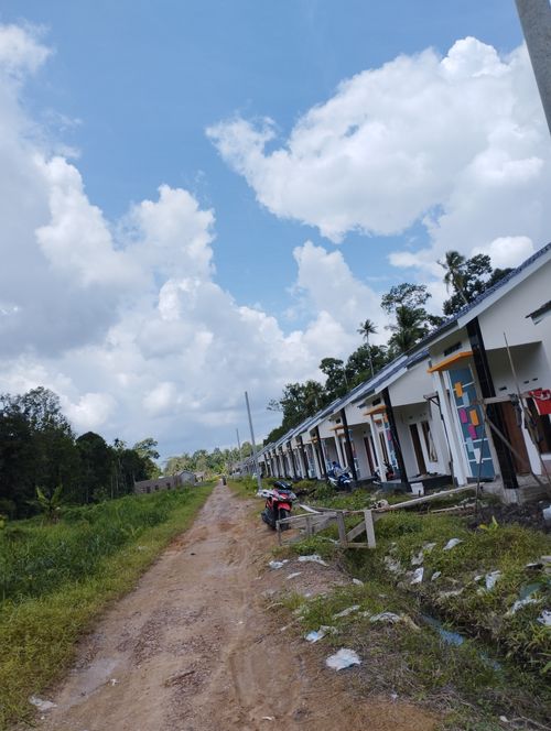 foto posisi tengah perumahan Pesona Karya Residence Blok B