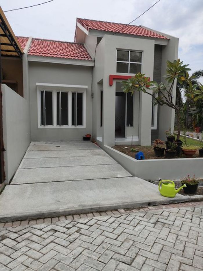 foto tampak rumah tipe Topaz Plus C 3 No 5 perumahan Daan Mogot Arcadia