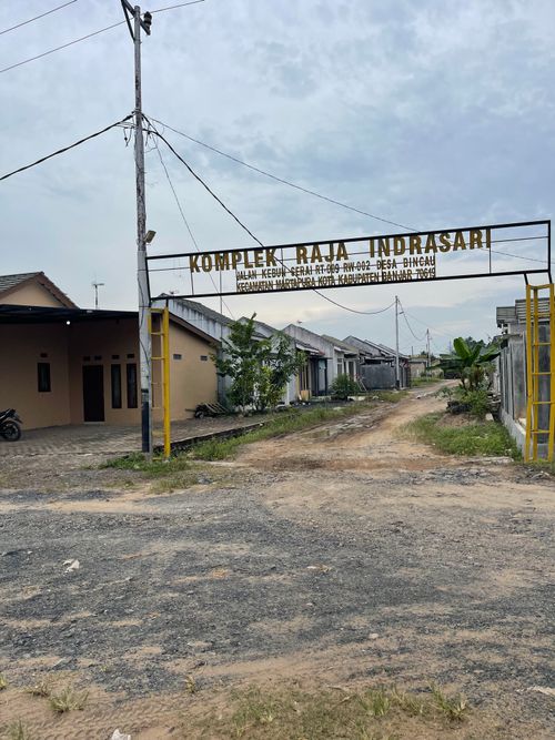 foto gerbang perumahan RAJA INDRASARI BLOK G