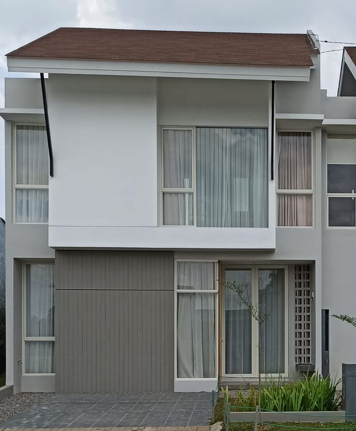 foto tampak rumah tipe Plumeria perumahan BALI REGENCY