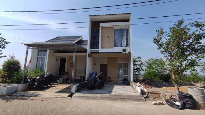 foto tampak rumah tipe 54 Cozy Level (428) perumahan G-Land Padalarang Residence 2