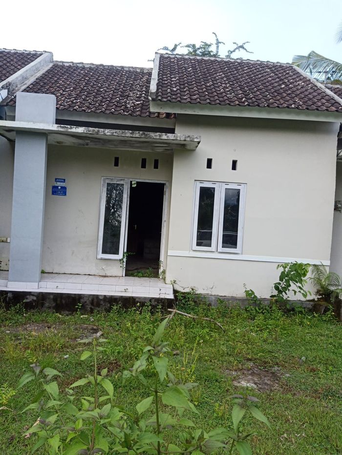 foto tampak rumah tipe 32 perumahan Perumahan Griya Hijau Patas