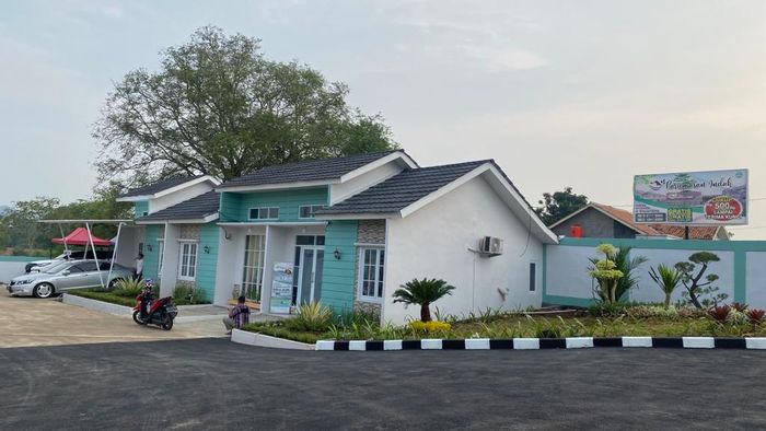 foto tampak rumah tipe 30/66 perumahan PONDOK PARUMASAN INDAH