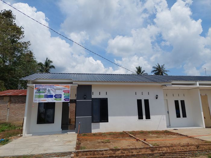 foto tampak rumah tipe 36 perumahan ROYAL BIDARI