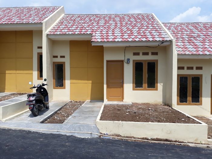 foto tampak rumah tipe 30/60 perumahan GRIYA PURWAMEKAR 3