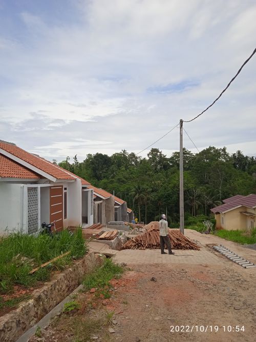 foto gerbang perumahan Karbian Residence 1