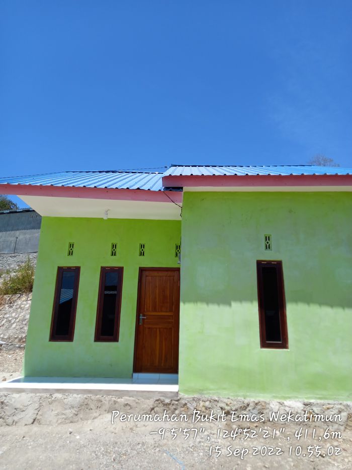foto tampak rumah tipe 36 perumahan BUKIT EMAS WEKATIMUN 2