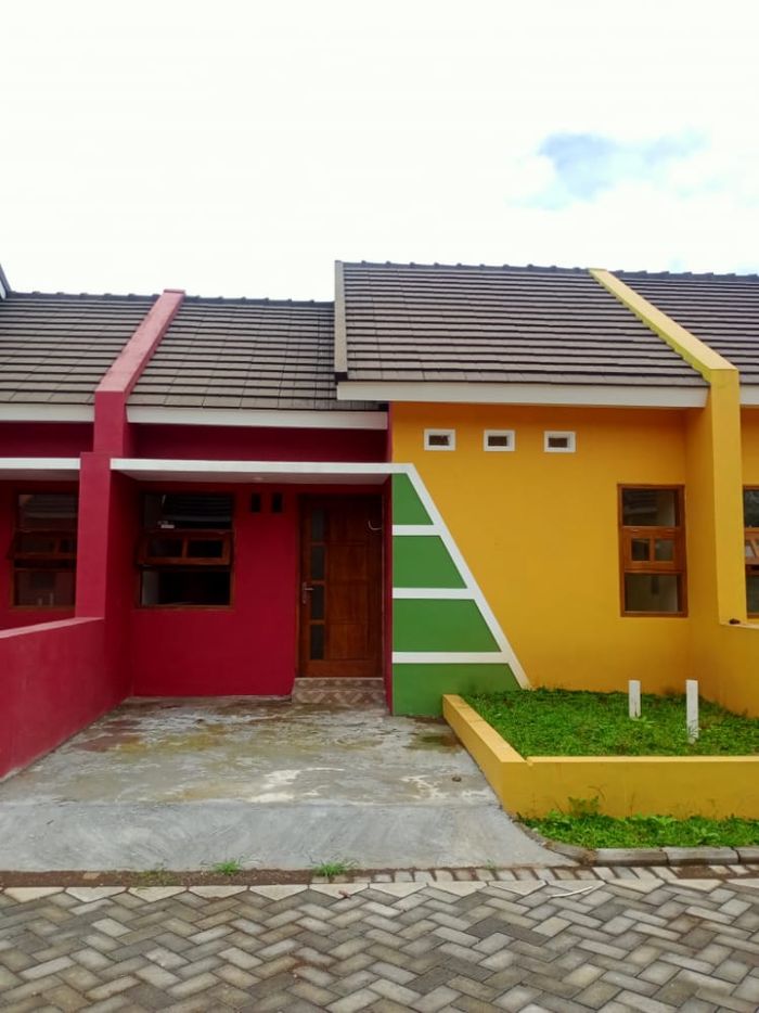 foto tampak rumah tipe D perumahan Terusan Omah Perdana