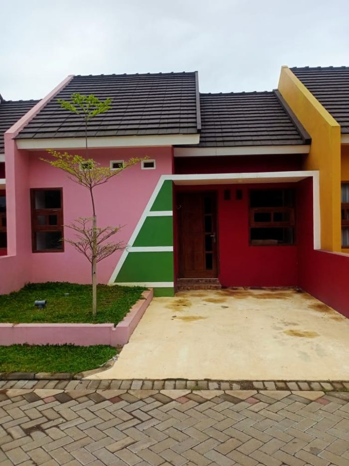 foto tampak rumah tipe H perumahan Terusan Omah Perdana