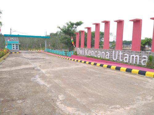 foto gerbang perumahan perumahan dwi kencana tahap 3