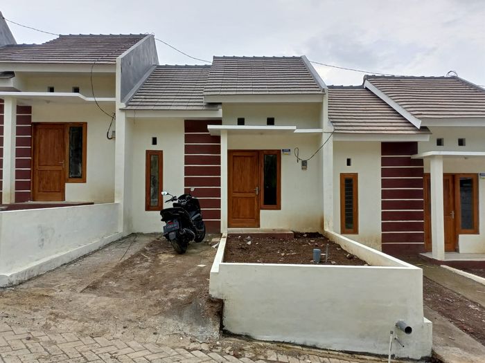 foto tampak rumah tipe indirisma perumahan INDIRISMA REGENCY 3