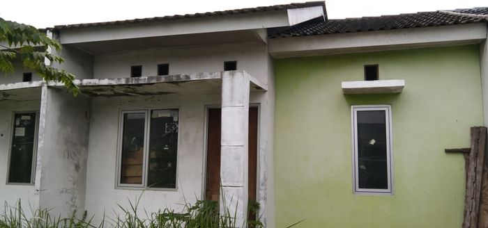 foto tampak rumah tipe 25/132 KOMEWRSIL 2 KAMAR 257300 perumahan PURI LESTARI