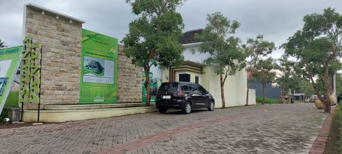 foto gerbang perumahan PERUMAHAN ISTANA PANTI 2