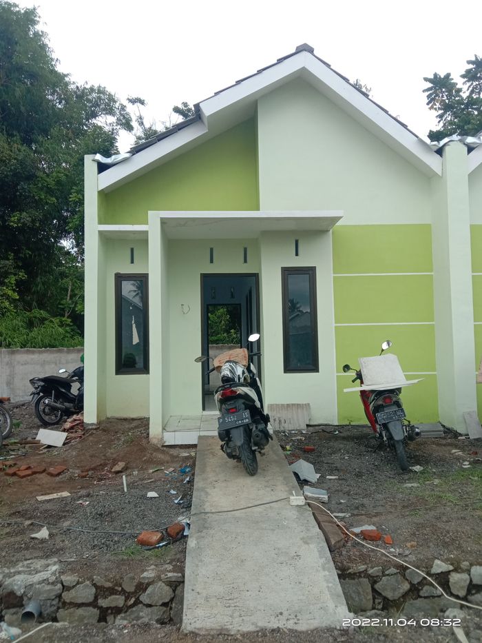 foto tampak rumah tipe 30/60 perumahan PERUMAHAN ISTANA PANTI 2