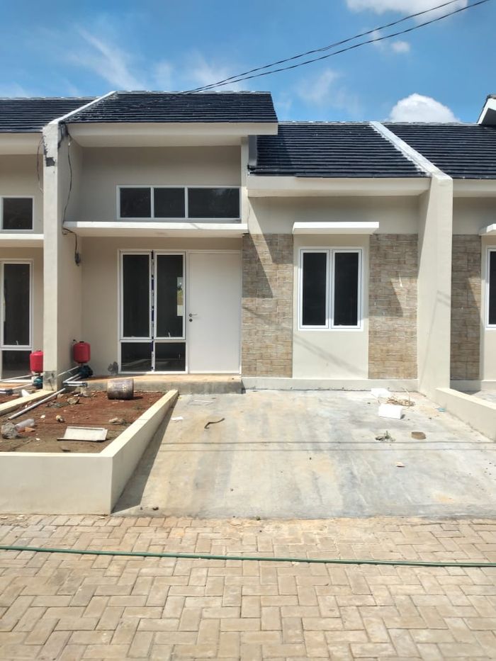 foto tampak rumah tipe EMERALD E2 perumahan Bukit Permata Indah