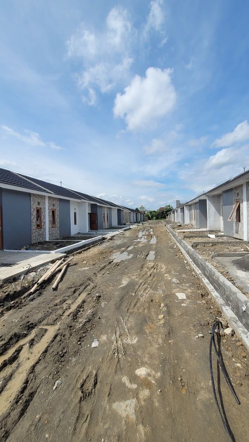 foto posisi tengah perumahan PANDAWA REGENCY 1