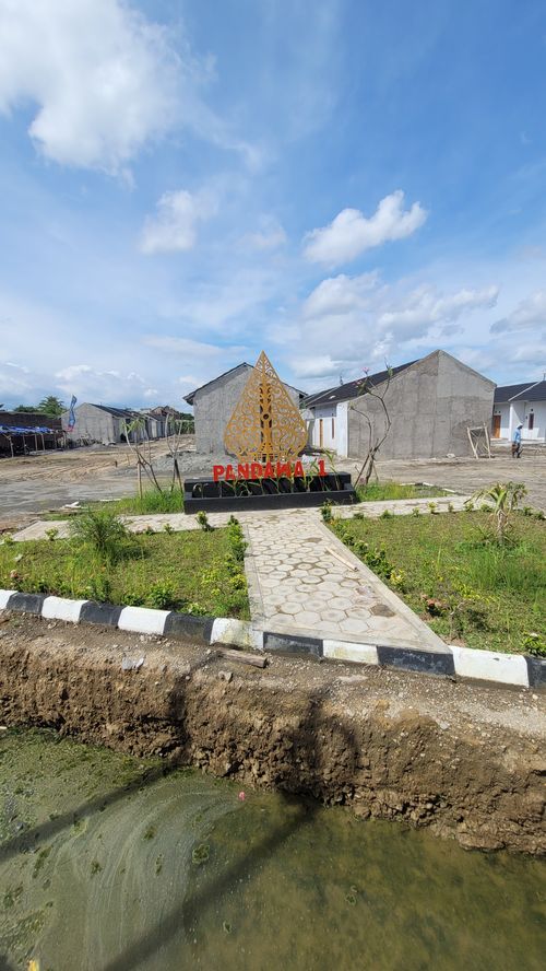 foto gerbang perumahan PANDAWA REGENCY 1