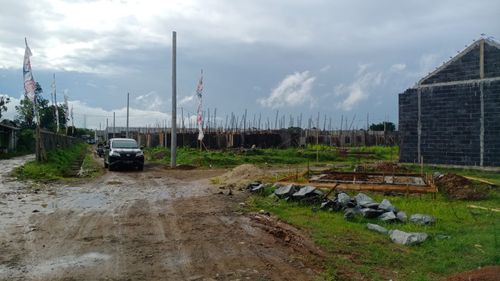 foto gerbang perumahan Wisma Garden