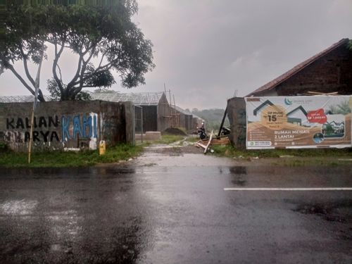 foto gerbang perumahan GRAHA ALWITA BANTARKAWUNG