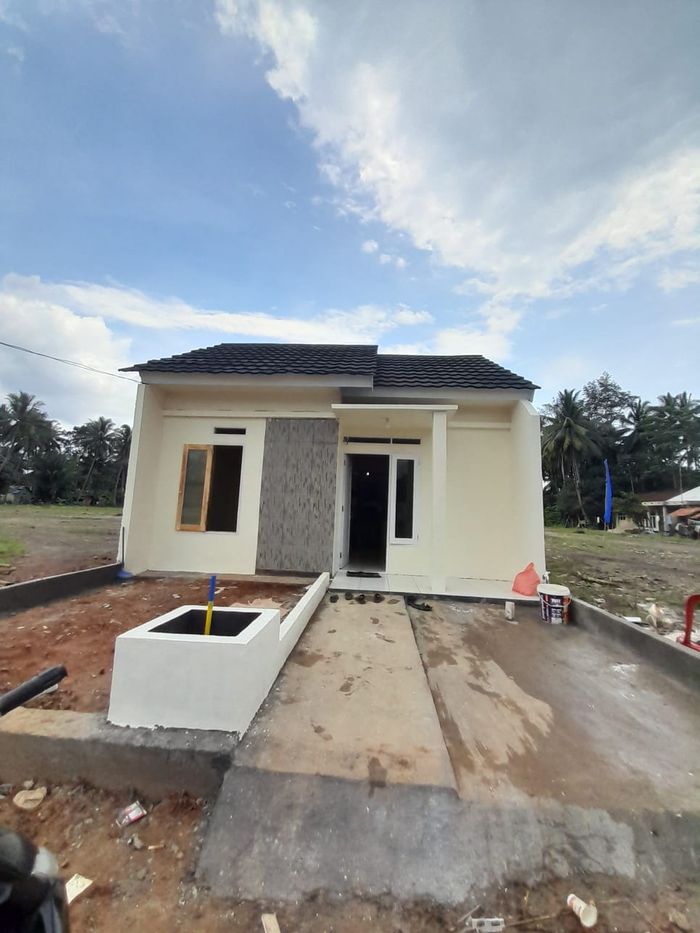 foto tampak rumah tipe 36/72 perumahan TIRTA CARINGIN PERMAI