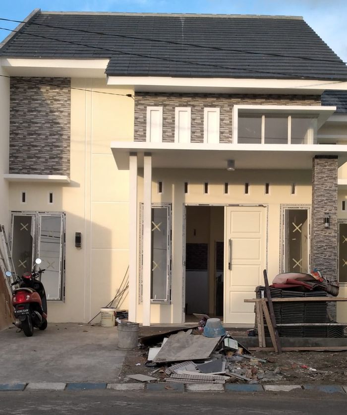 foto tampak rumah tipe D1 perumahan GRAND ALOHA REGENCY