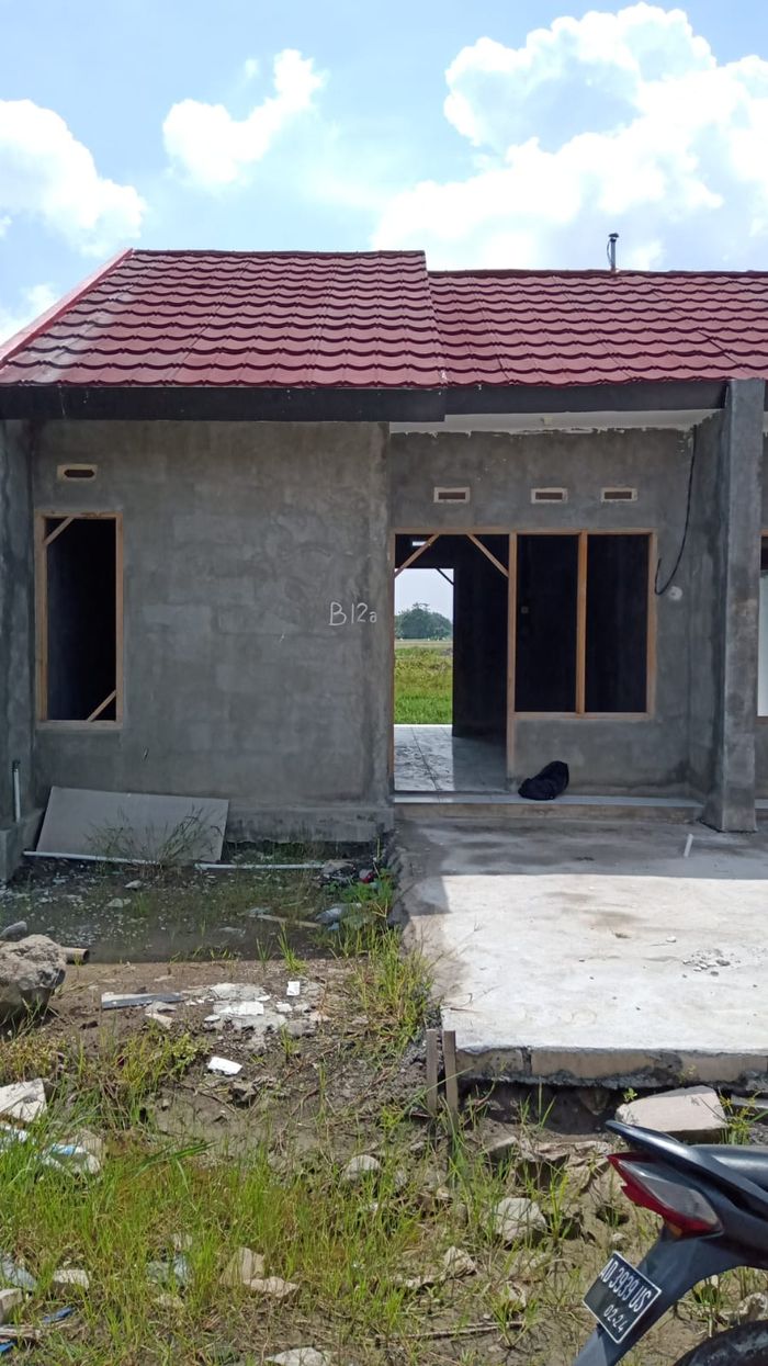 foto tampak rumah tipe 30/67 perumahan Graha Asri Trosemi