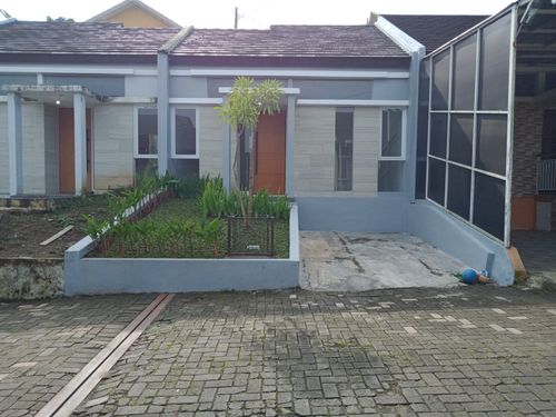 foto contoh rumah perumahan D'Paradiso