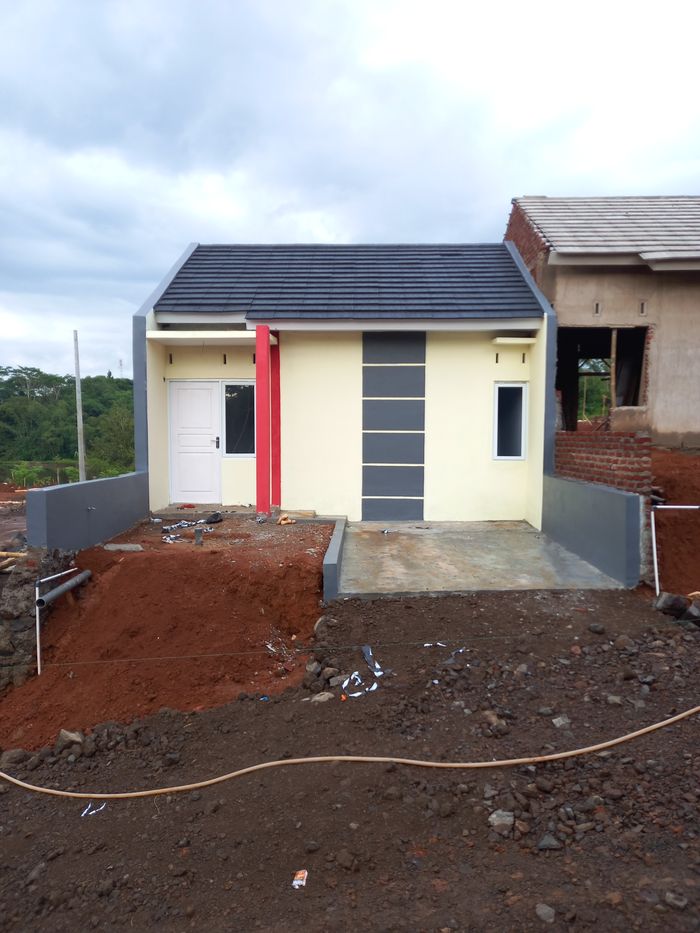 foto tampak rumah tipe 30/72 perumahan Kota Impian Tamansari