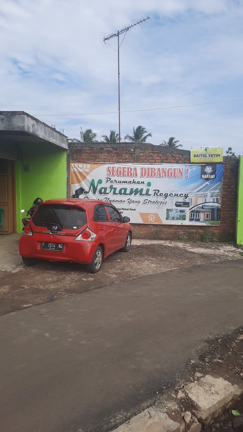 foto gerbang perumahan NARAMI REGENCY