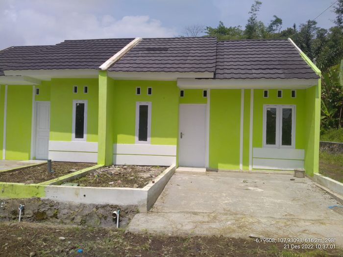 foto tampak rumah tipe 30/60 perumahan MUTIARA CIKANDUNG