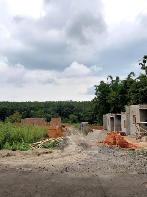 foto gerbang perumahan Foresta Residence