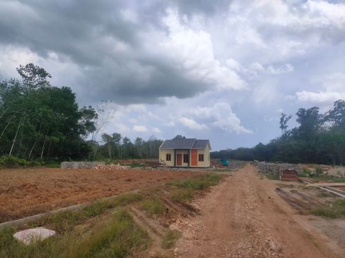 foto posisi tengah perumahan PERUMAHAN GRIYA ARIQA 2