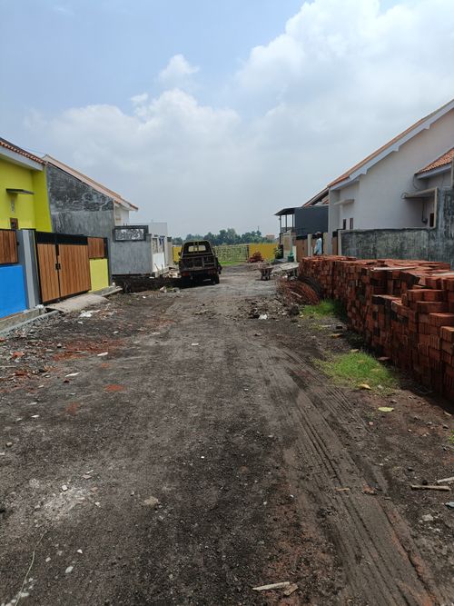foto posisi tengah perumahan GRAND ATHAYA RESIDENCE 2