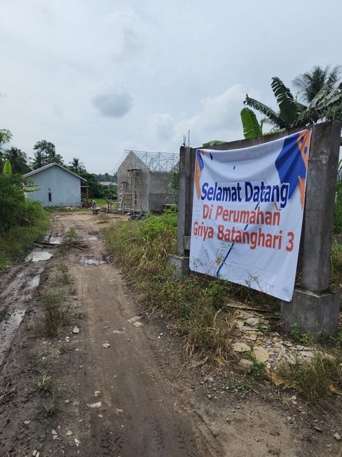 foto gerbang perumahan GRIYA BATANGHARI 3