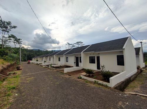 foto contoh rumah perumahan METROPOLIS RESIDENCE