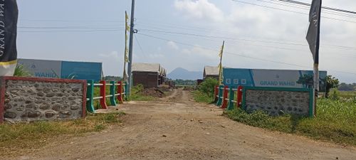foto gerbang perumahan Grand Wahid