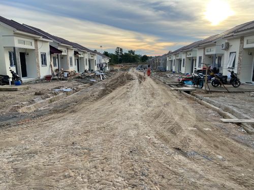 foto posisi tengah perumahan BORNEO RESIDENCE 2