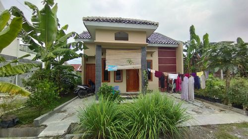 foto contoh rumah perumahan Griya Tiara Arum