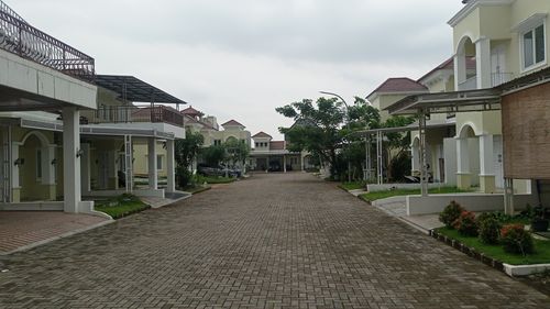 foto posisi tengah perumahan VERONA HILLS CLUSTER VIOLET