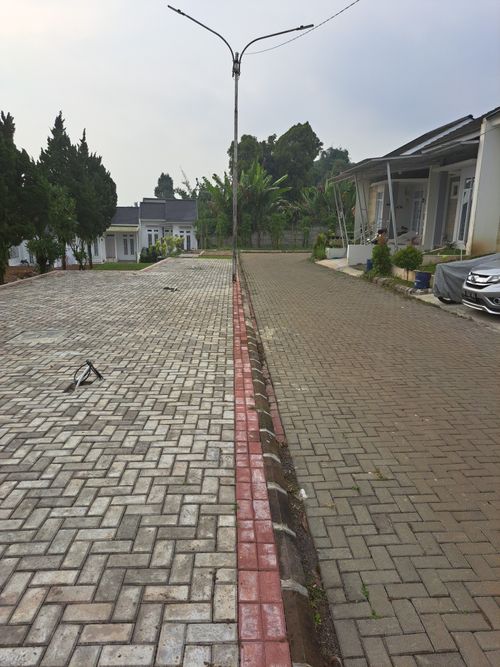 foto posisi tengah perumahan BUMI SELABINTANA