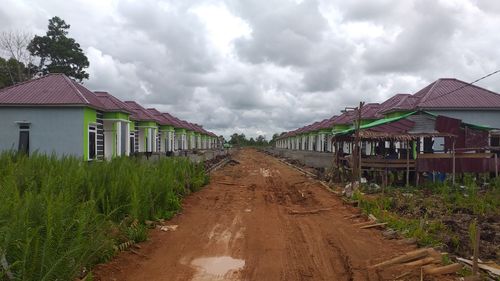 foto gerbang perumahan RESIDENCE BORNEO KHATULISTIWA RAYA