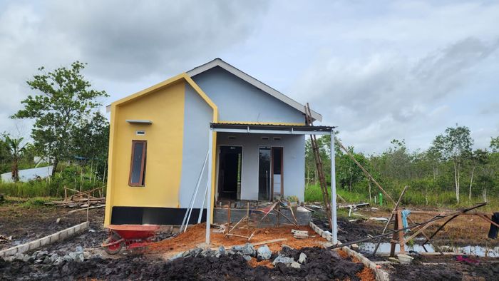 foto tampak rumah tipe 36 perumahan ROYAL AURORA RESIDENCE