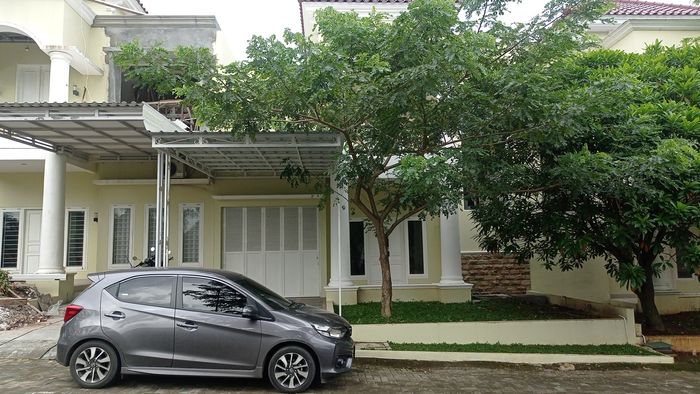 foto tampak rumah tipe 130/135 perumahan VERONA HILLS