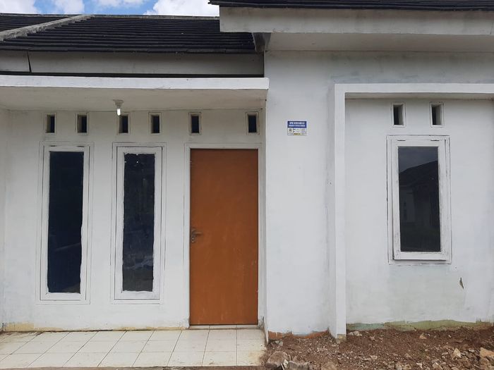 foto tampak rumah tipe 30/60 perumahan GRAHATAMA INDAH 5