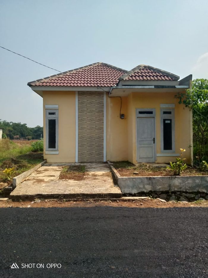 foto tampak rumah tipe 42/90 perumahan GRAHATAMA INDAH 5