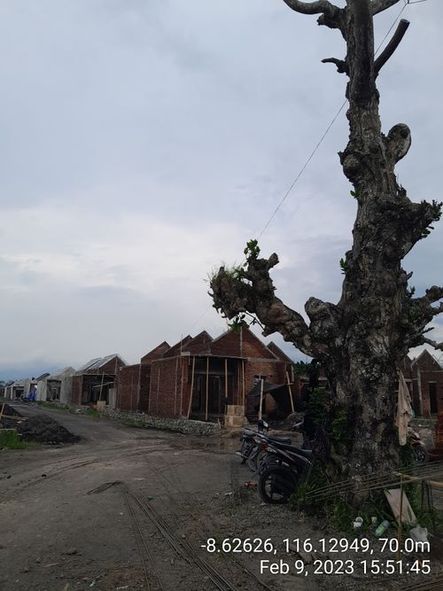 foto posisi tengah perumahan POLINESIA
